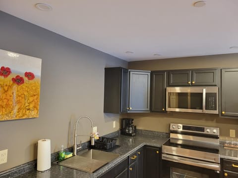 H2 - Two-Bedroom Apartment (682)