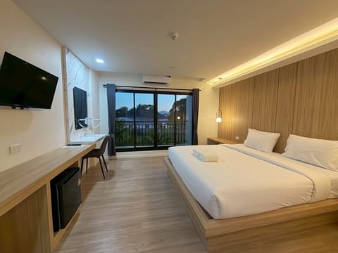 Superior Double Room Single Use, Balcony, Courtyard View | Hypo-allergenic bedding, desk, free WiFi, bed sheets