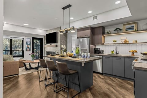 Stunning Design & Decor! 