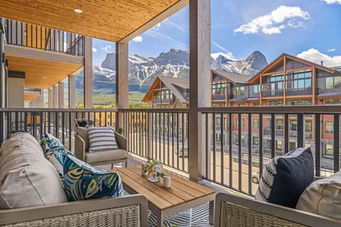Outstanding views of the iconic Rundle mountain from your private third floor balcony