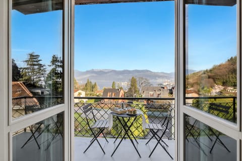 Honeymoon Apartment, Multiple Bedrooms, Mountainside (La Caravella Stresa Lake View) | Outdoor dining