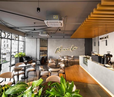 Standard Twin Room, City View | Dining