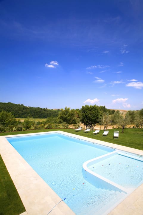 Seasonal outdoor pool, sun loungers