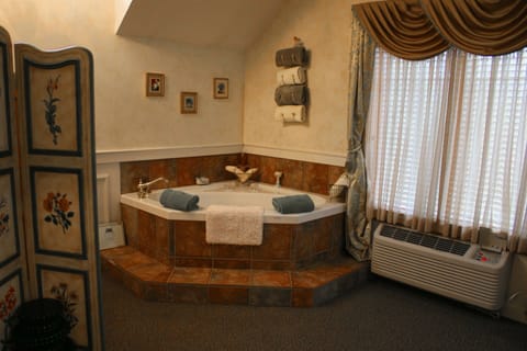 Standard Double Room, Ensuite (Washington Suite)