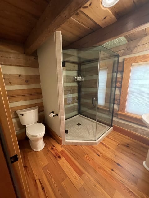 Standard Single Room, Ensuite (The Garden Room) | Bathroom | Shower, hair dryer, towels