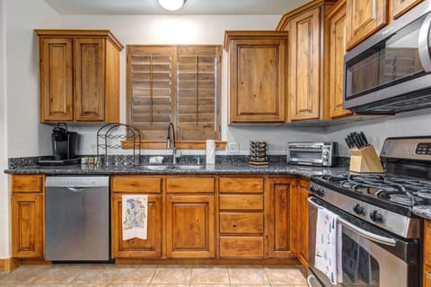 Bear Hollow Lodges 1206: