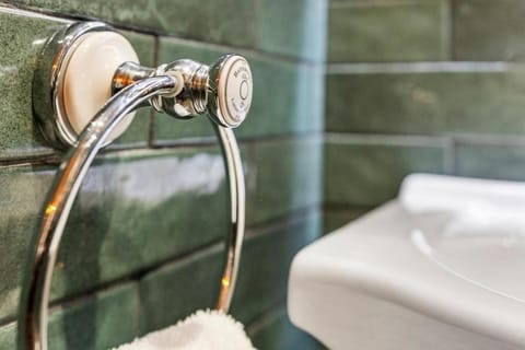 Single Room | Bathroom