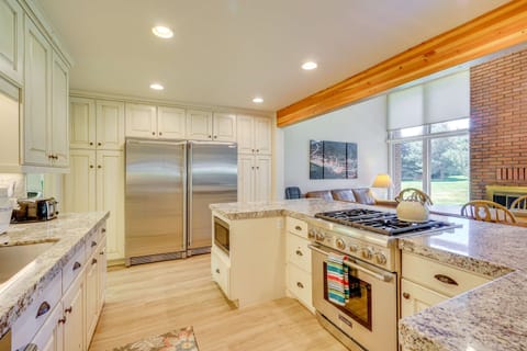 Bright, open kitchen perfect for cooking and gathering.