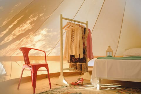 Premium bedding, free WiFi