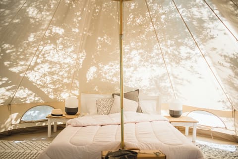 Premium bedding, free WiFi