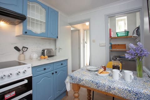 Orchard Cottage 23 05 01 0015