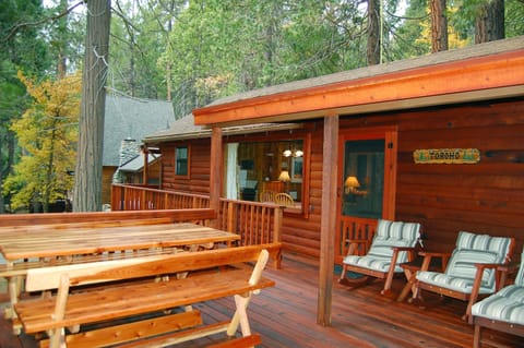 Chalet (2 Bedrooms) | Interior