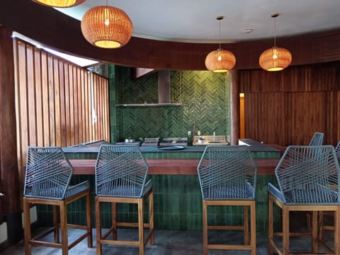 6 restaurants, breakfast, lunch, dinner served; Mexican cuisine