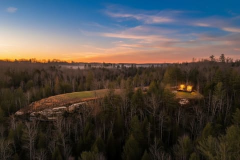 Welcome to your perfect family or romantic getaway – a sleek modern cabin perched on the Cumberland Plateau`s edge.