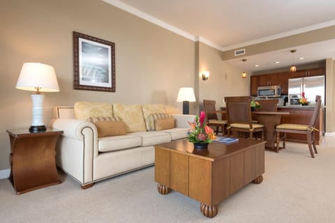 Open concept and perfect layout for families or entertaining    HKK-424