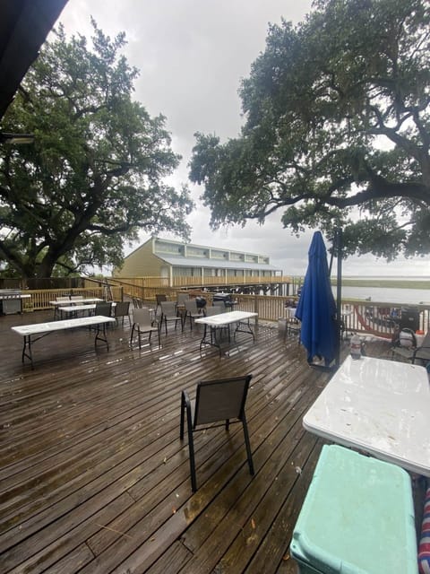 Front deck