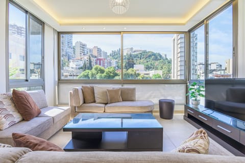 Apartment, 3 Bedrooms, Kitchen, City View | Living area | Smart TV, Netflix, streaming services