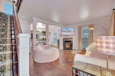 Family House, Hill View | Living area | 30-inch LED TV with digital channels