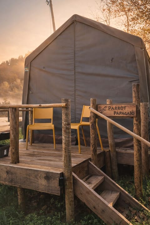 All our safari glamping units offer the same thoughtfully designed interior, combining comfort and simplicity in nature.Each unit is prepared with either a single bed or a king-size bed, and the preferred configuration is confirmed with every guest prior to arrival to ensure a comfortable stay.