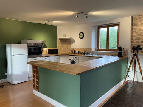 Apartment, Garden View | Private kitchen | Espresso maker