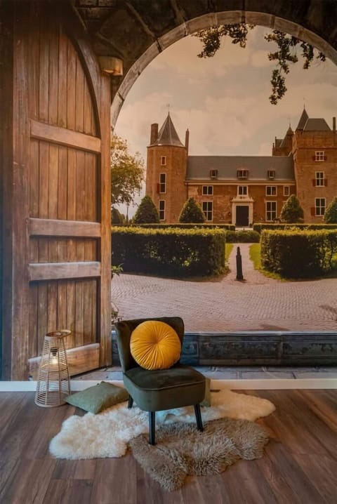 Luxury Studio, 1 King Bed, Kitchenette, Garden View | Hypo-allergenic bedding available, pillowtop beds, blackout drapes