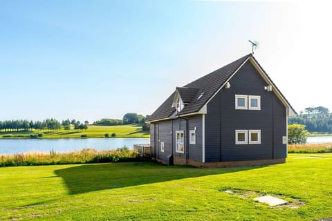 Lochside Premier Spa (Pet)