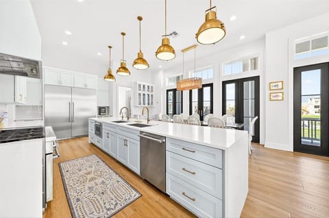 Large Kitchen, 2nd Floor