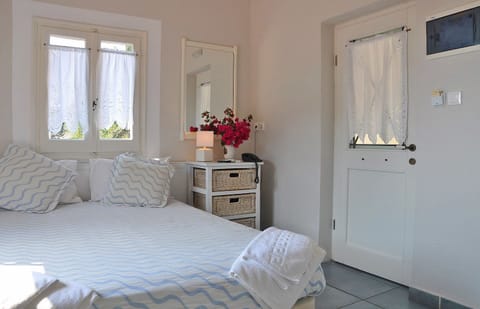 Minibar, in-room safe, free WiFi, bed sheets