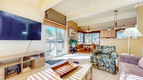 Condo, 2 Bedrooms | Living area | Smart TV, streaming services