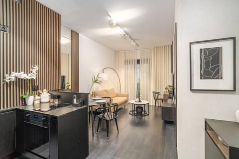 Stylish 38m2 Apartment just by the Center of Kraków | Book Now with RENTUJEMY