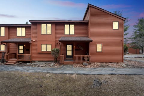 Outdoors, Shelter, House, Siding, Cabin