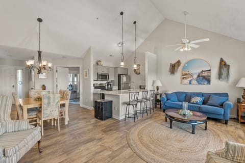 Buccaneer Village 734: Living Area