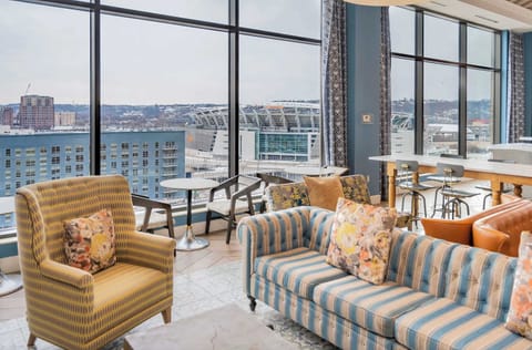 Sky Lounge