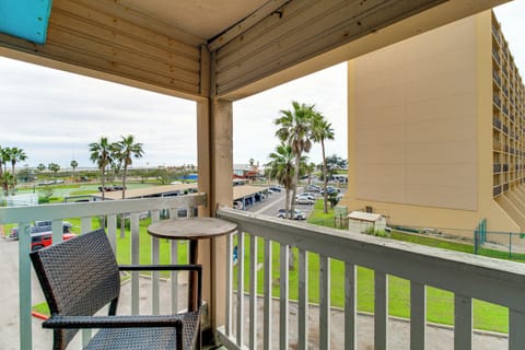 Corpus Christi Vacation Rental | 1BR | 1BA | 420 Sq Ft | Step-Free Access