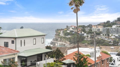 Coastal views across Bronte and surrounding headlands