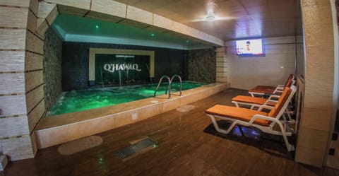 8 indoor pools