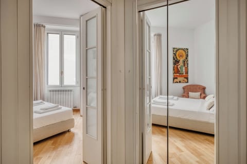Apartment, 1 Queen Bed | Desk, laptop workspace, iron/ironing board, free WiFi