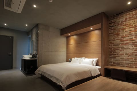 Deluxe Double Room | Premium bedding, desk, free WiFi, bed sheets
