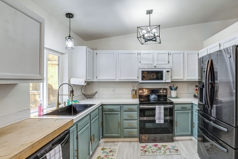 Kitchen | Dishwasher