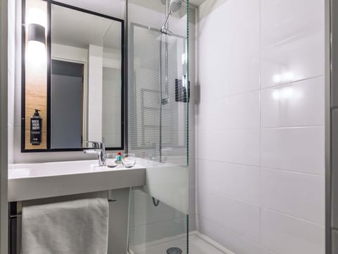 Standard Room, 1 Double Bed | Desk, iron/ironing board, free cribs/infant beds, free WiFi