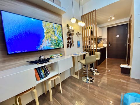 Design Condo, Balcony, Pool View | Interior