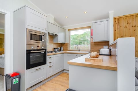 The Kingscliffe (Pet)