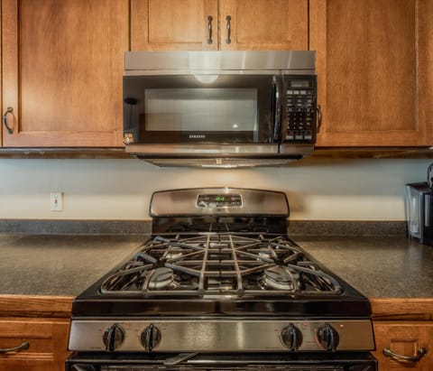 Townhome, Multiple Beds, Patio, Golf View (Meadow Lake Townhouse) | Private kitchen