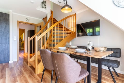 Apartment | Dining