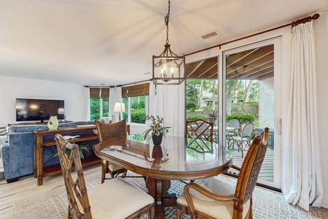 Condo, Multiple Beds, Pool Access, Pool View (2 Bedroom Full Condo - Courtside) | 2 bedrooms, individually decorated, individually furnished, bed sheets