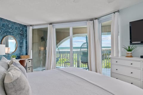 Condo, Multiple Beds, Hot Tub, Ocean View (Hibiscus Oceanfront Living) | 2 bedrooms, individually decorated, individually furnished, bed sheets
