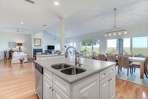 Condo, Multiple Beds, Patio (3117 Marsh View) | Private kitchen