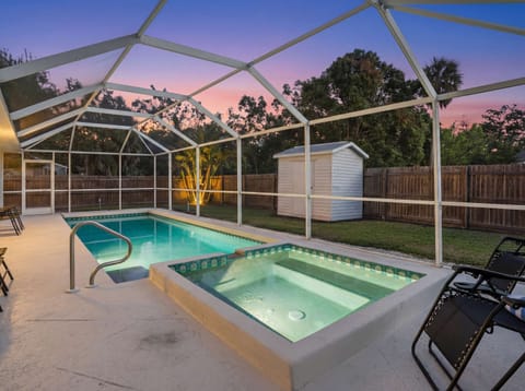 Private Heated Pool & Lounge Pool
