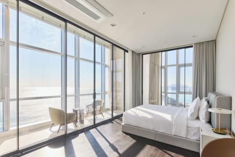 Presidential Suite (Ocean / 2 Doubles + Single) | Free WiFi, bed sheets