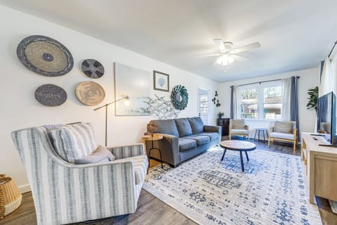 North Charleston Vacation Rental | 3BR | 1BA | 1,400 Sq Ft | 4 Steps to Enter